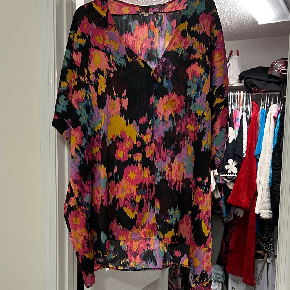 JODIFL Vibrant Floral Women's Blouse — GENTLY USED! 🩷🖤